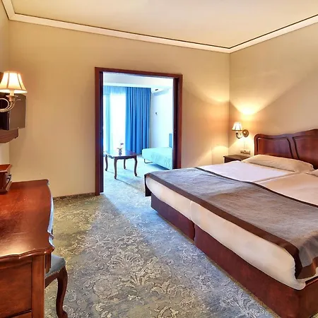 Aquaclub Grifid Bolero 4*