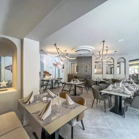 Aquaclub Grifid Bolero 4*